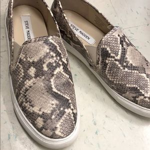Steve Madden Flats